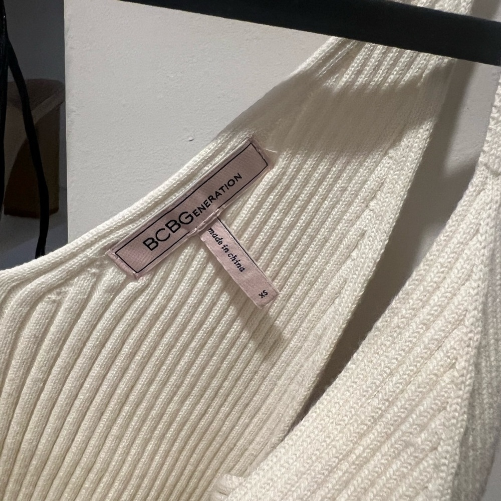 BCBGeneration Ivory Ribbed Tank Top - Picture 3 of 3